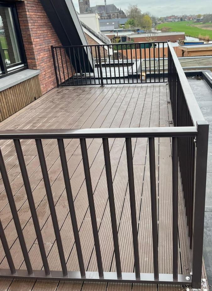 Spijlenhekwerk rond van CT Hekwerk