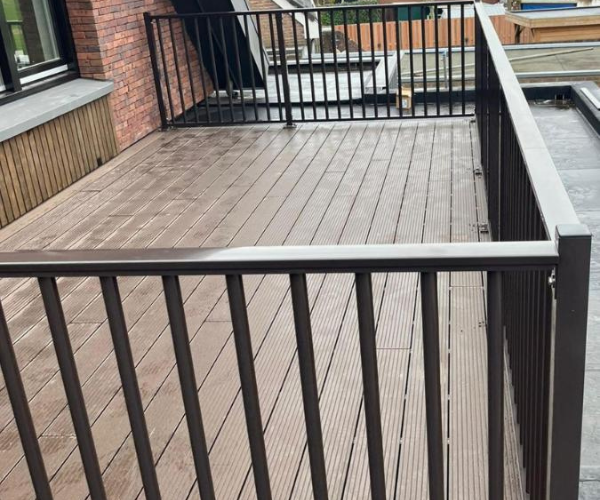 Spijlenhekwerk rond van CT Hekwerk