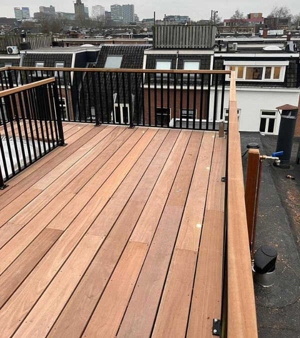 Dakterras laten bouwen in utrecht door CT hekwerk